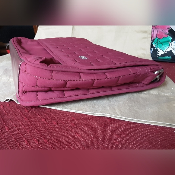 EUC Lug Pontoon Crossbody - Picture 10 of 12